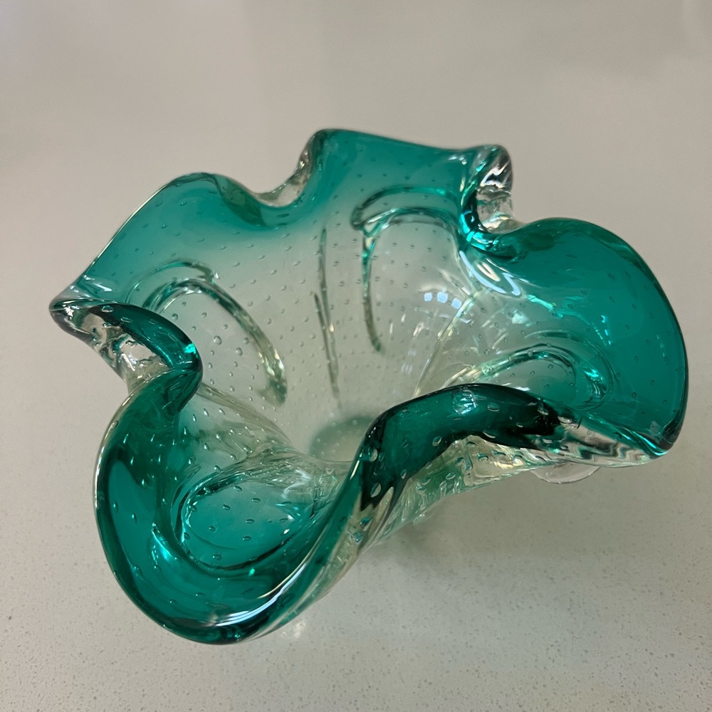 Vtg Murano Art Glass Bowl Green Flower Form Petals Controlled Bubbles Bullicante